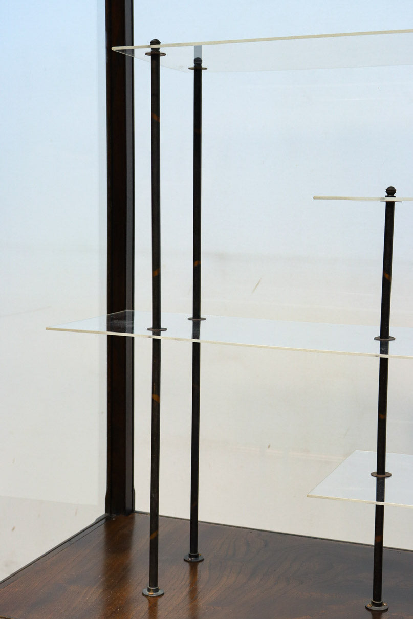 タイル細工を施したレトロ感溢れる稀少アンバー色ガラス4面ショーケース　BB3124