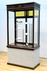 タイル細工を施したレトロ感溢れる稀少アンバー色ガラス4面ショーケース　BB3124