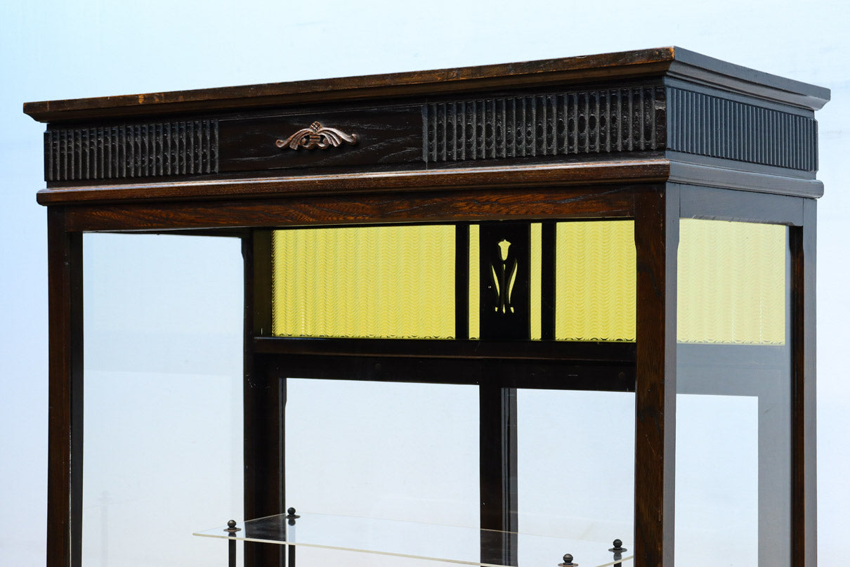 タイル細工を施したレトロ感溢れる稀少アンバー色ガラス4面ショーケース　BB3124