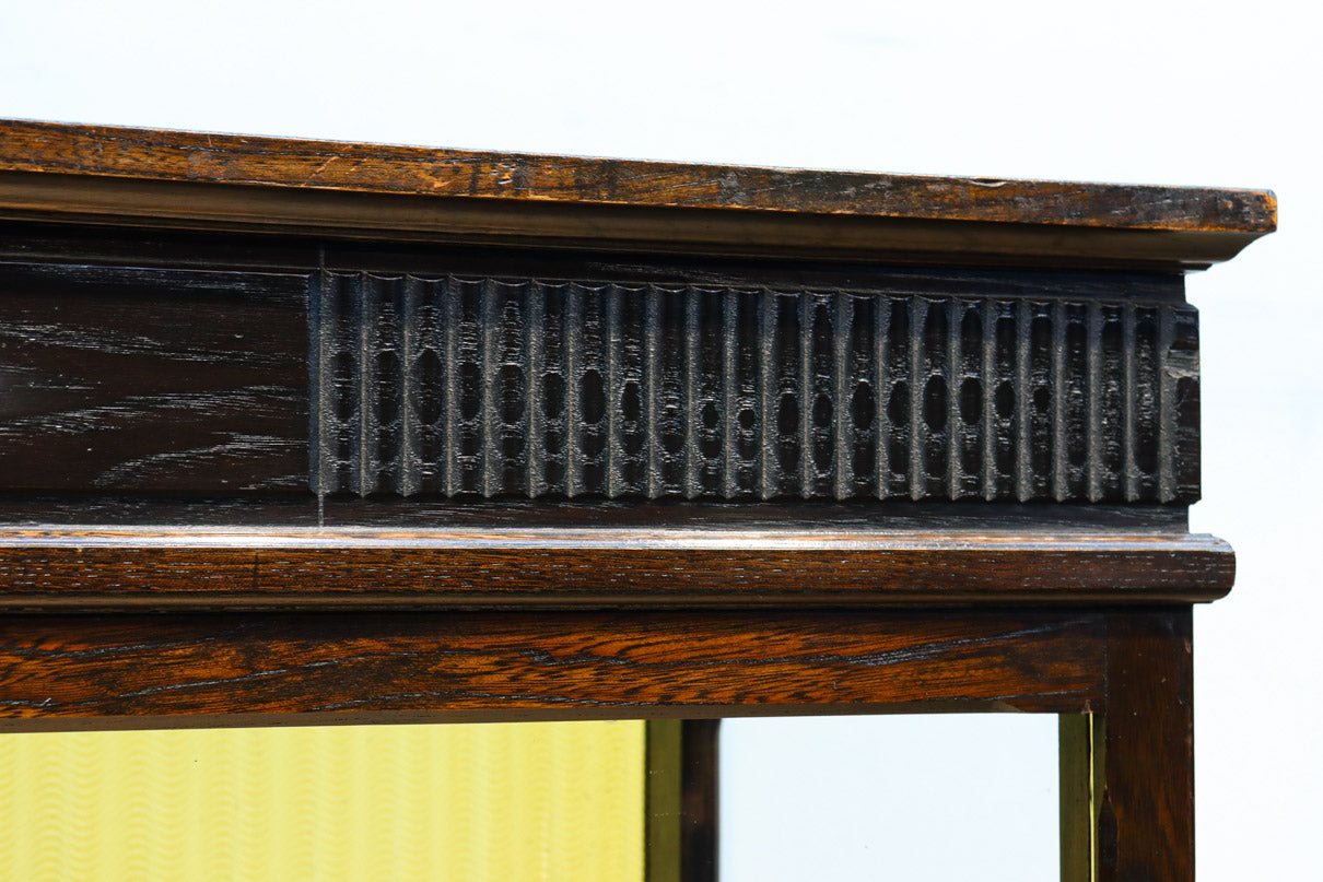 タイル細工を施したレトロ感溢れる稀少アンバー色ガラス4面ショーケース　BB3124