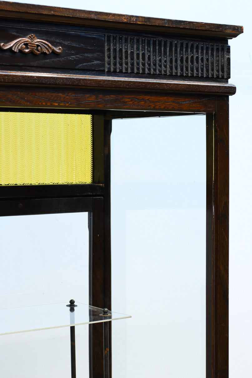 タイル細工を施したレトロ感溢れる稀少アンバー色ガラス4面ショーケース　BB3124