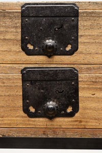 凛とした風格漂うアイアンフレーム付き総桐刀箪笥　BB3126