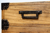 凛とした風格漂うアイアンフレーム付き総桐刀箪笥　BB3126