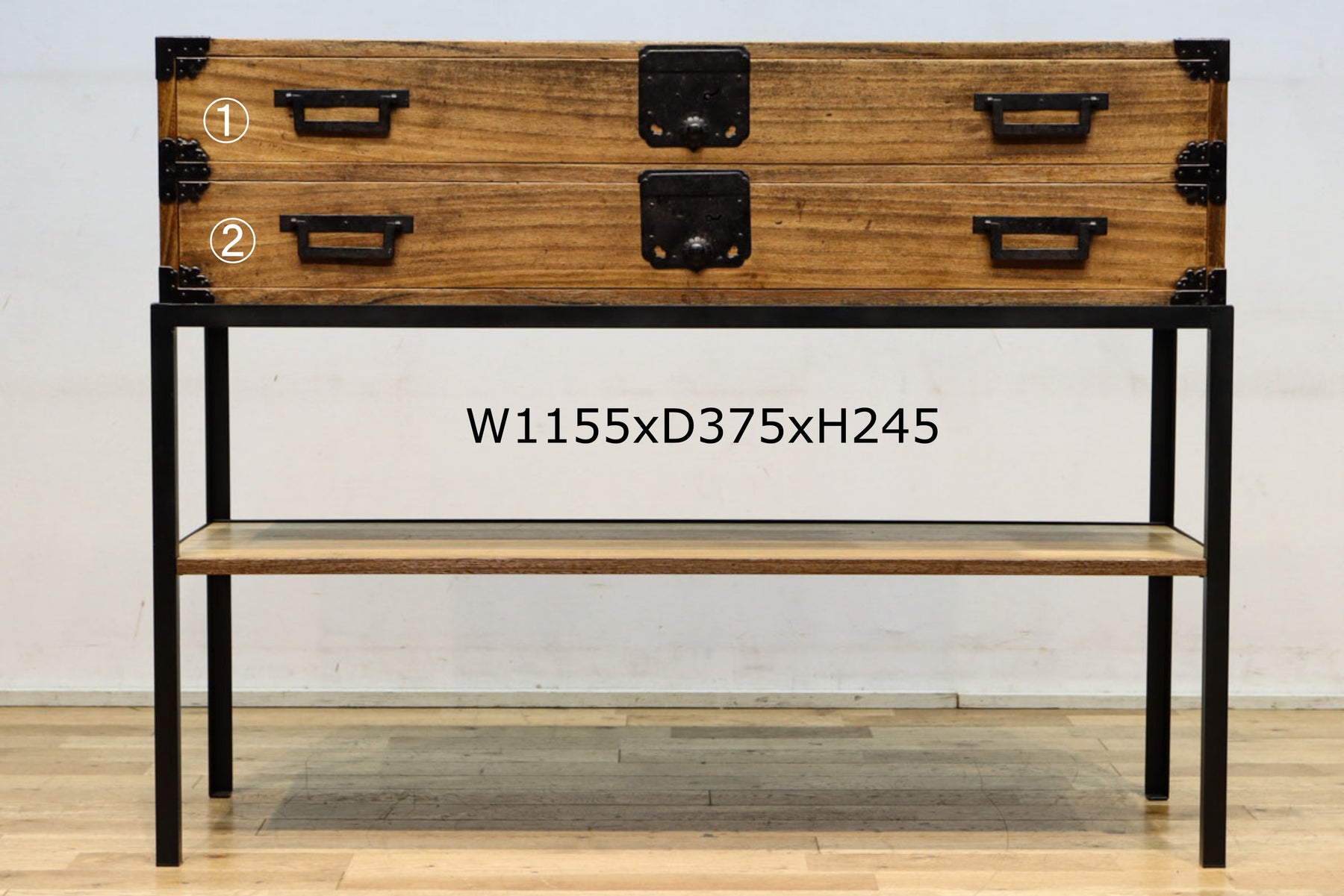 凛とした風格漂うアイアンフレーム付き総桐刀箪笥　BB3126