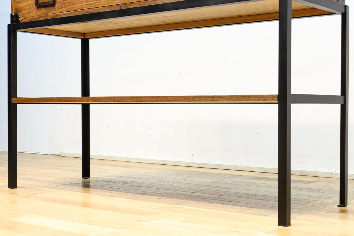 凛とした風格漂うアイアンフレーム付き総桐刀箪笥　BB3126