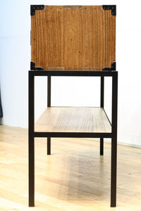 凛とした風格漂うアイアンフレーム付き総桐刀箪笥　BB3126