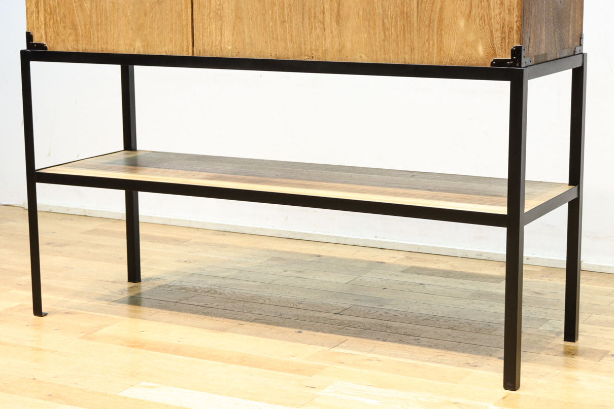 凛とした風格漂うアイアンフレーム付き総桐刀箪笥　BB3126