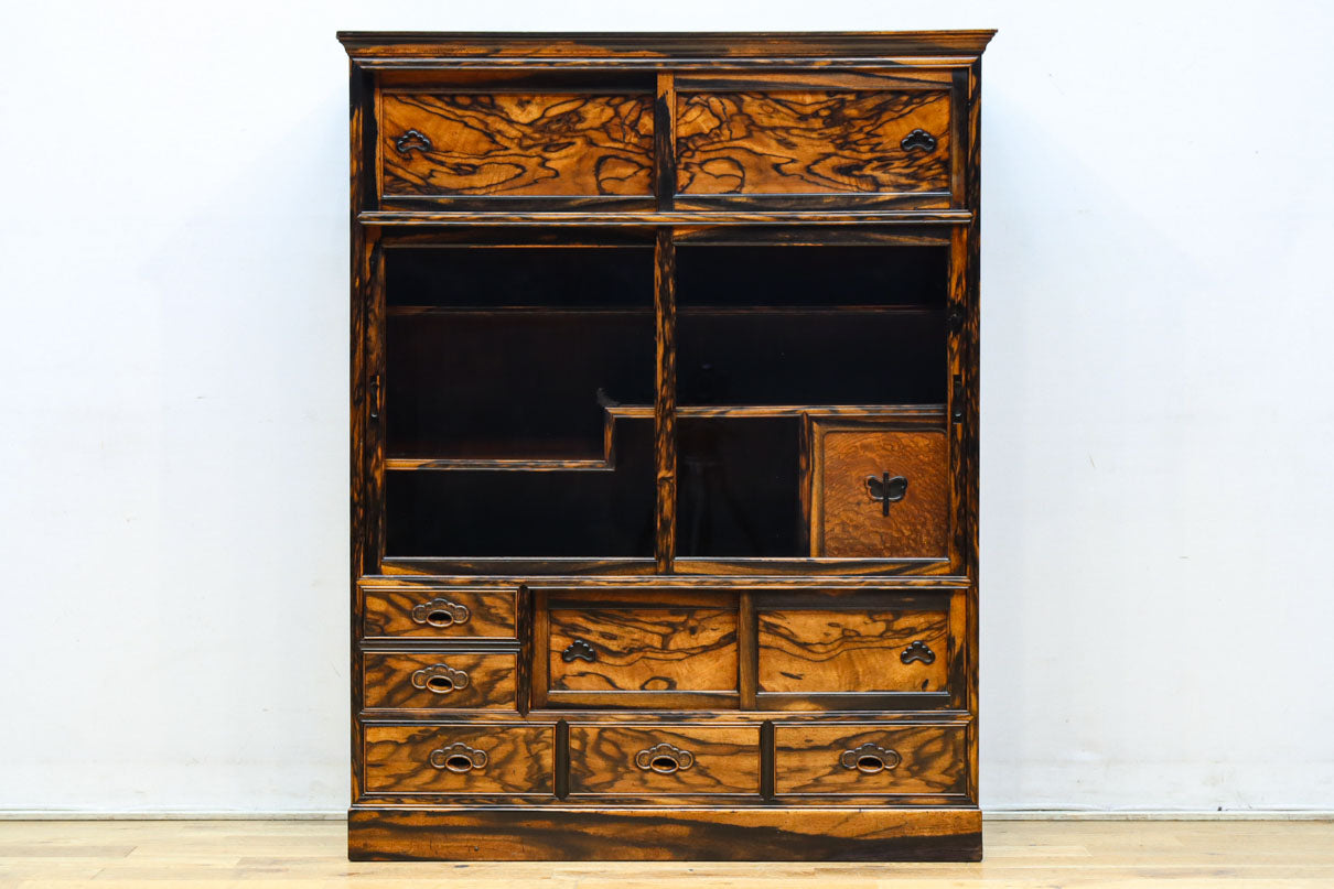 正面に黒柿、三方に欅を惜しみなく使用した高級感極上茶箪笥　BB3127