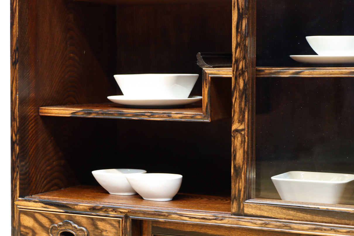 正面に黒柿、三方に欅を惜しみなく使用した高級感極上茶箪笥　BB3127