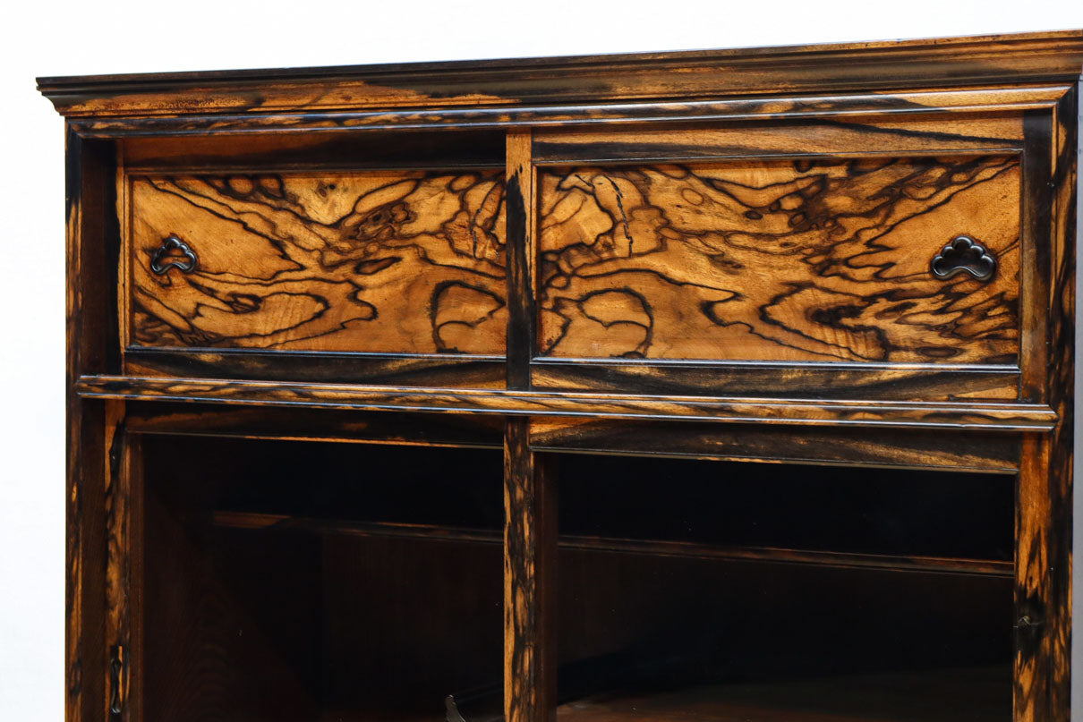 正面に黒柿、三方に欅を惜しみなく使用した高級感極上茶箪笥　BB3127