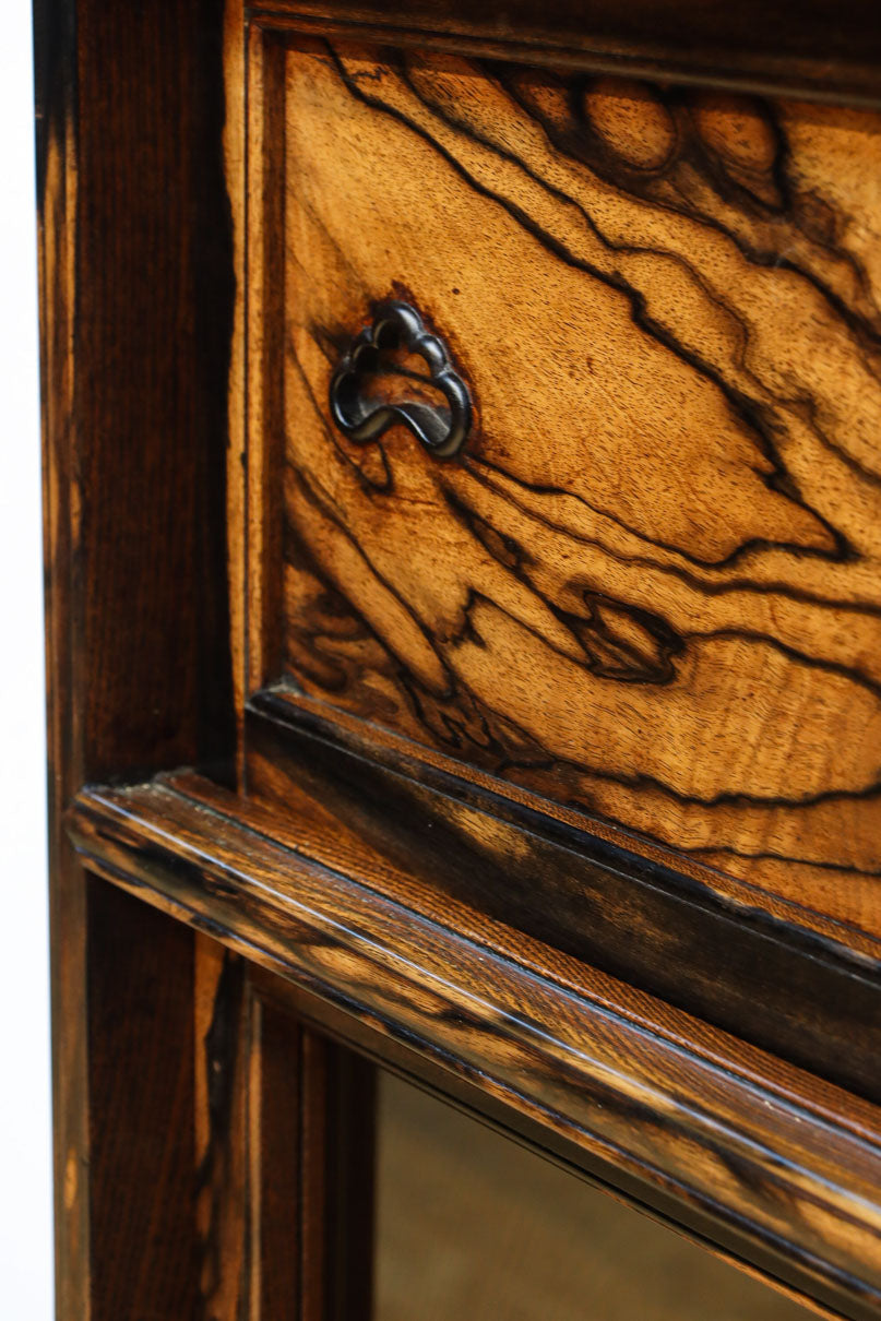 正面に黒柿、三方に欅を惜しみなく使用した高級感極上茶箪笥　BB3127