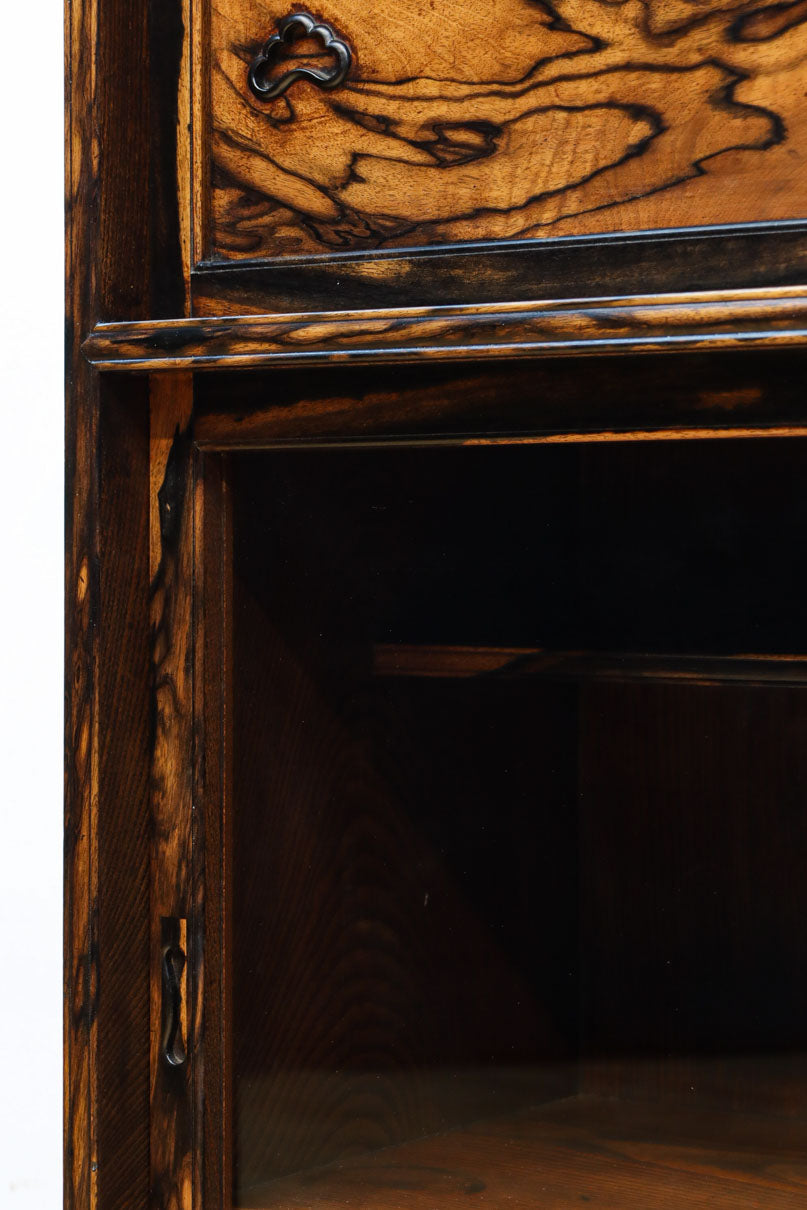 正面に黒柿、三方に欅を惜しみなく使用した高級感極上茶箪笥　BB3127