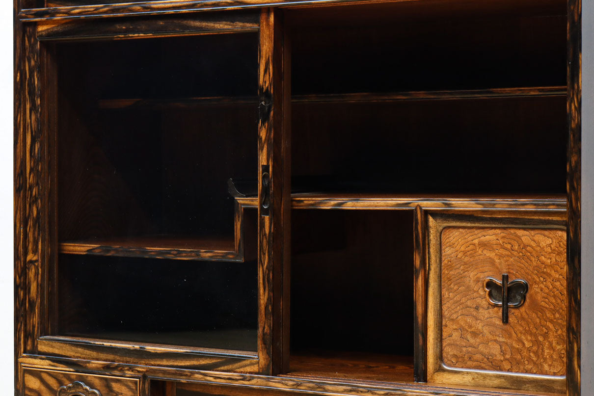 正面に黒柿、三方に欅を惜しみなく使用した高級感極上茶箪笥　BB3127