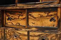 正面に黒柿、三方に欅を惜しみなく使用した高級感極上茶箪笥　BB3127