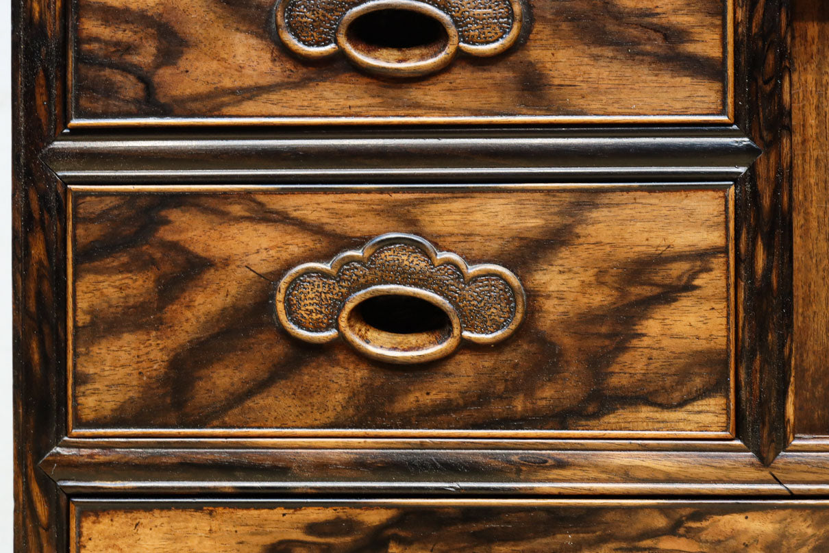 正面に黒柿、三方に欅を惜しみなく使用した高級感極上茶箪笥　BB3127