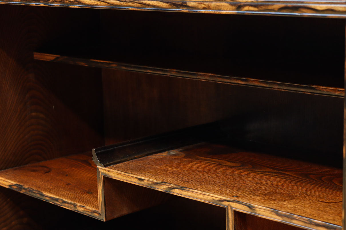 正面に黒柿、三方に欅を惜しみなく使用した高級感極上茶箪笥　BB3127