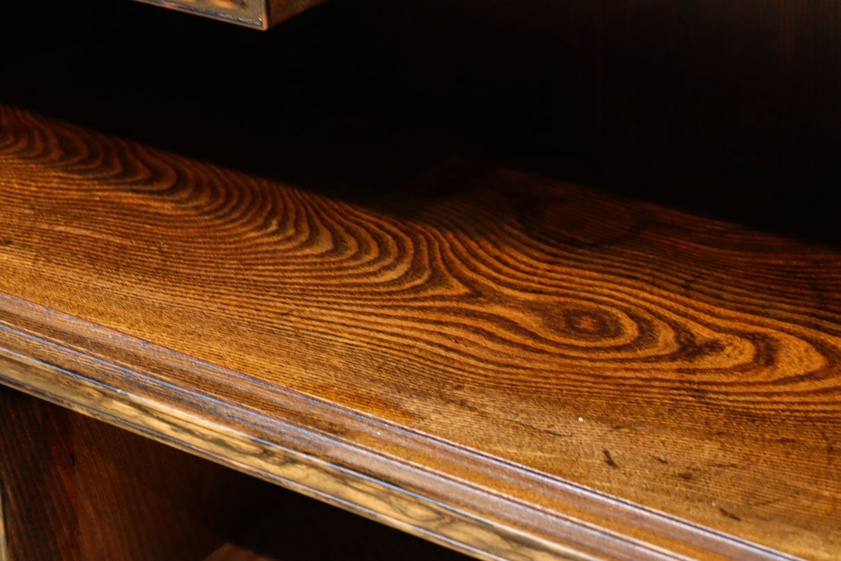 正面に黒柿、三方に欅を惜しみなく使用した高級感極上茶箪笥　BB3127