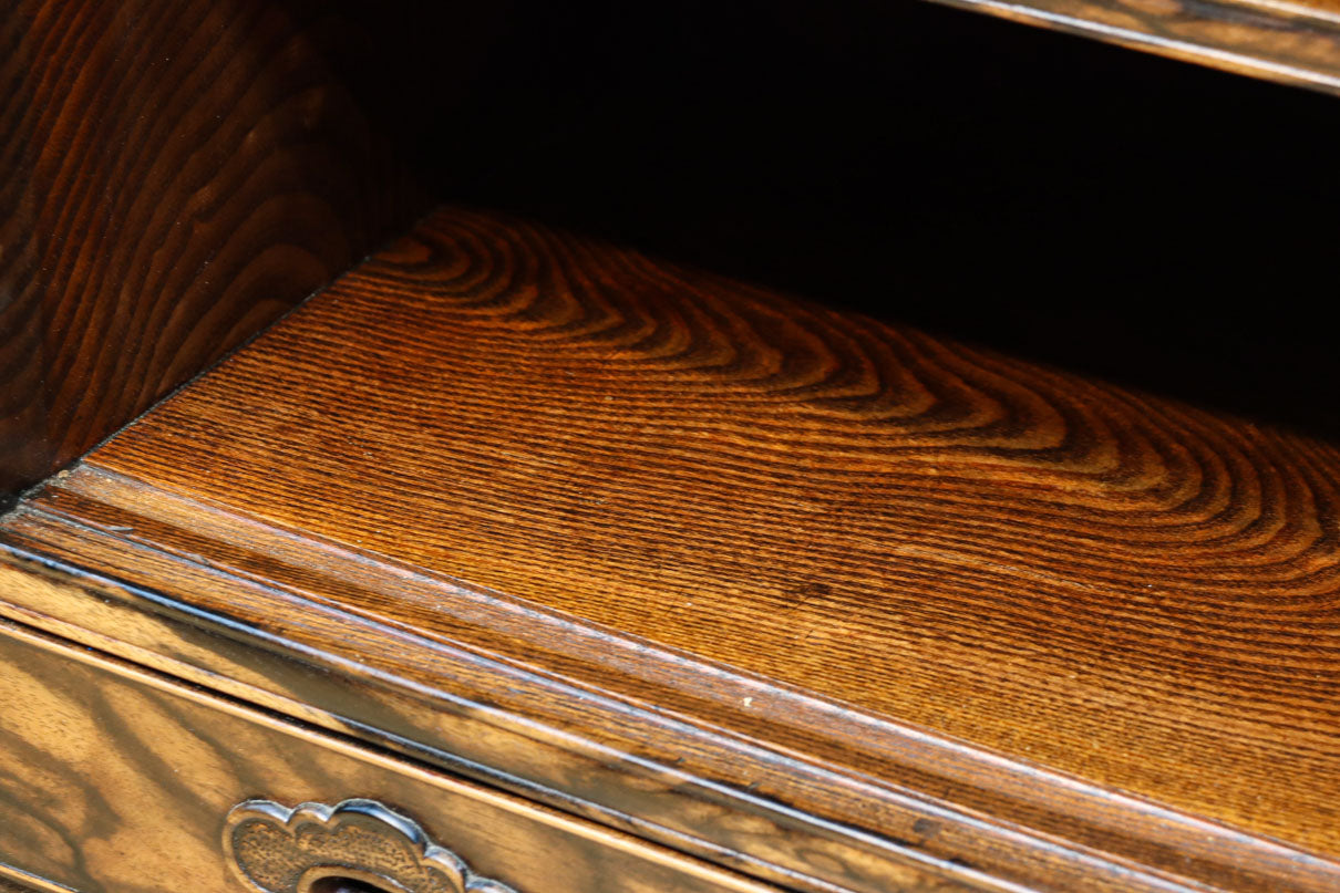 正面に黒柿、三方に欅を惜しみなく使用した高級感極上茶箪笥　BB3127