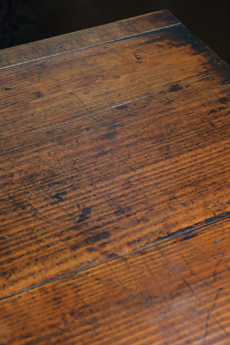 正面に黒柿、三方に欅を惜しみなく使用した高級感極上茶箪笥　BB3127