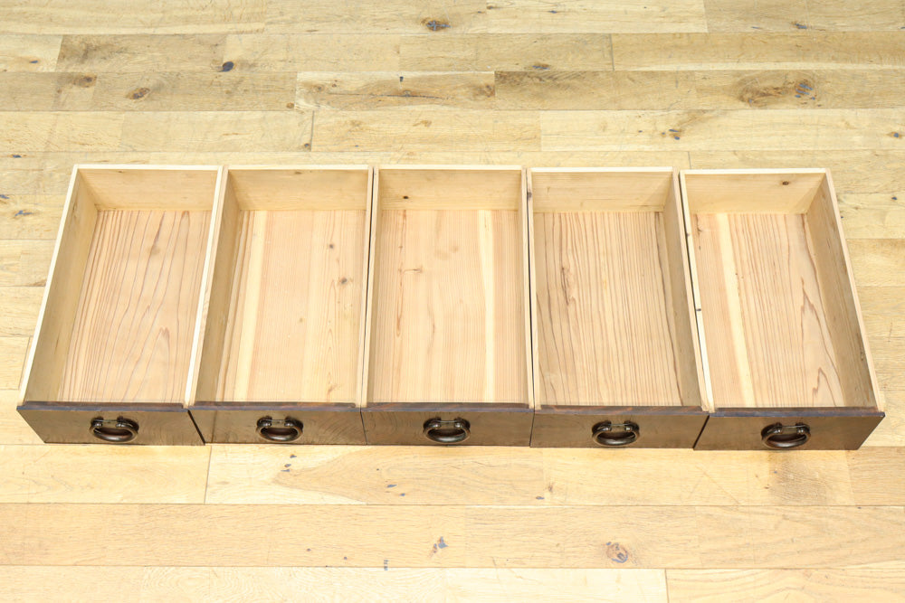 テレビ台に!! 艶やかな色彩で美しい格調あるローチェスト　BB3130