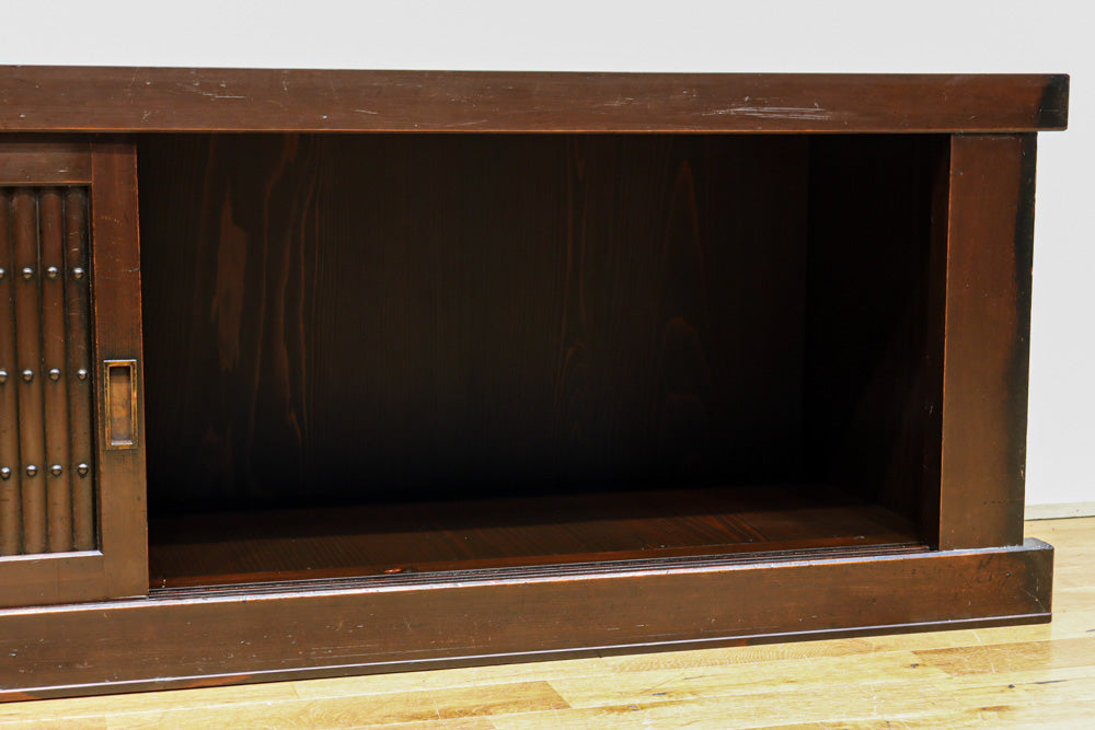 上品さが際立つみざら戸づくりの近江水屋箪笥　BB3132