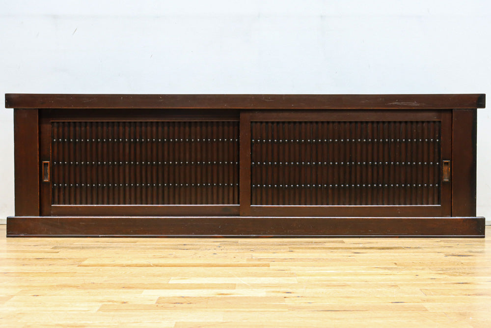 上品さが際立つみざら戸づくりの近江水屋箪笥　BB3132