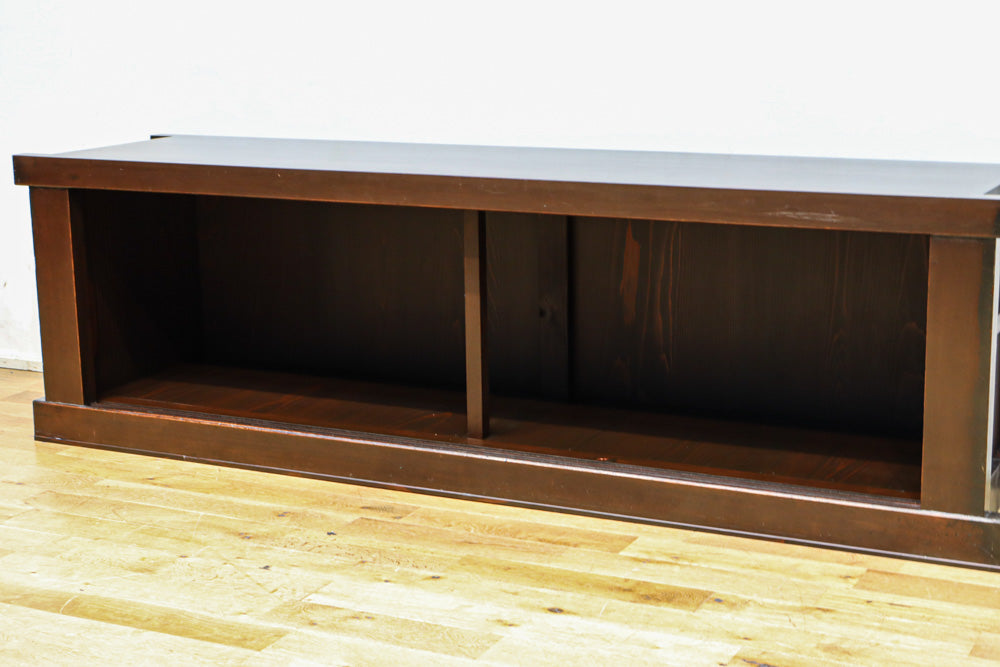 上品さが際立つみざら戸づくりの近江水屋箪笥　BB3132