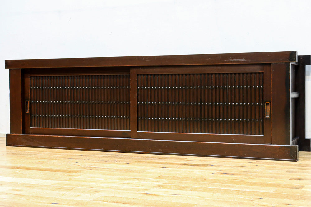 上品さが際立つみざら戸づくりの近江水屋箪笥　BB3132