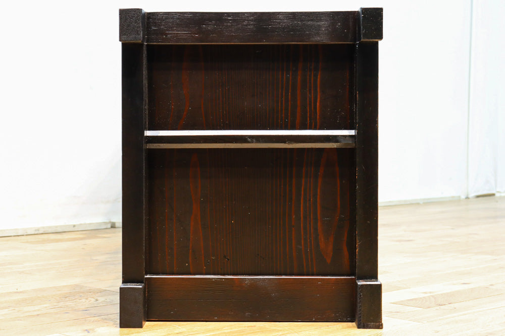 上品さが際立つみざら戸づくりの近江水屋箪笥　BB3132