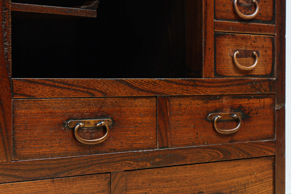 艶みある古色の色彩で風情溢れる前面総欅茶箪笥 BB3134 – 古福庵