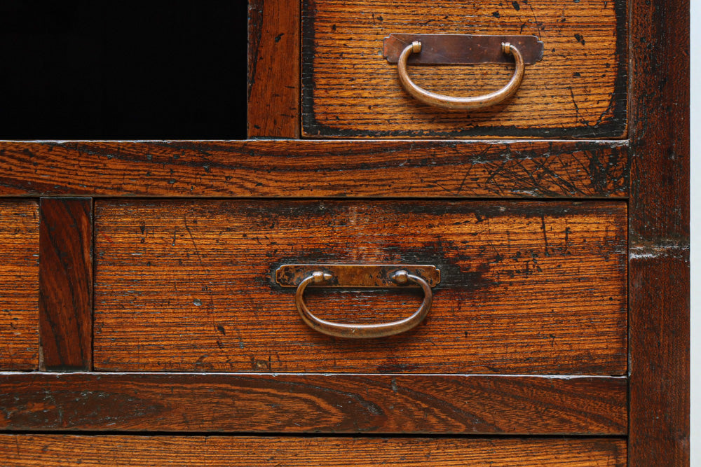 艶みある古色の色彩で風情溢れる前面総欅茶箪笥 BB3134 – 古福庵