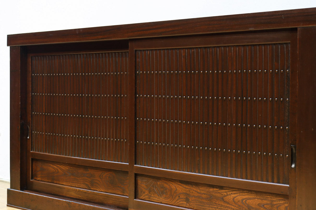 みざら戸づくりで格調の高い水屋箪笥 BB3140 – 古福庵 [ KOFUKUAN