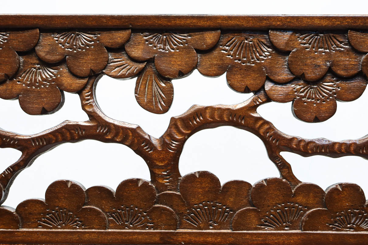 桜の彫刻模様で華やかな軽井沢彫鏡台　BB3145