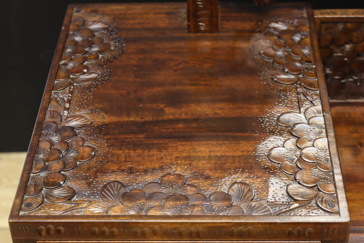 桜の彫刻模様で華やかな軽井沢彫鏡台　BB3145