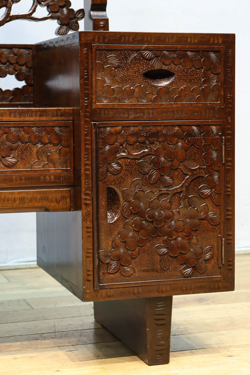 桜の彫刻模様で華やかな軽井沢彫鏡台　BB3145