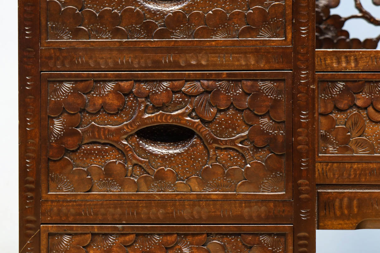 桜の彫刻模様で華やかな軽井沢彫鏡台　BB3145