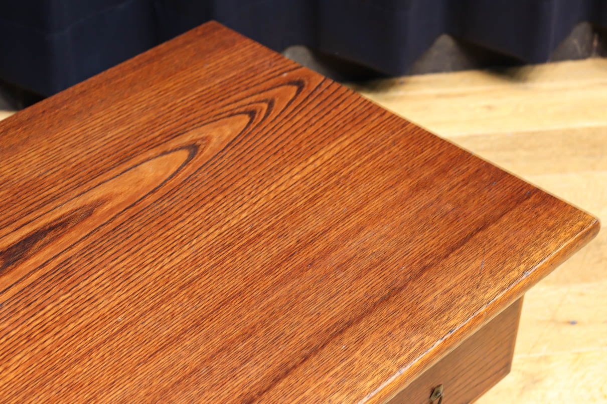 優美なけやき一枚板と印象的な脚作りで気品ある文机　BB3146