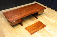 優美なけやき一枚板と印象的な脚作りで気品ある文机　BB3146