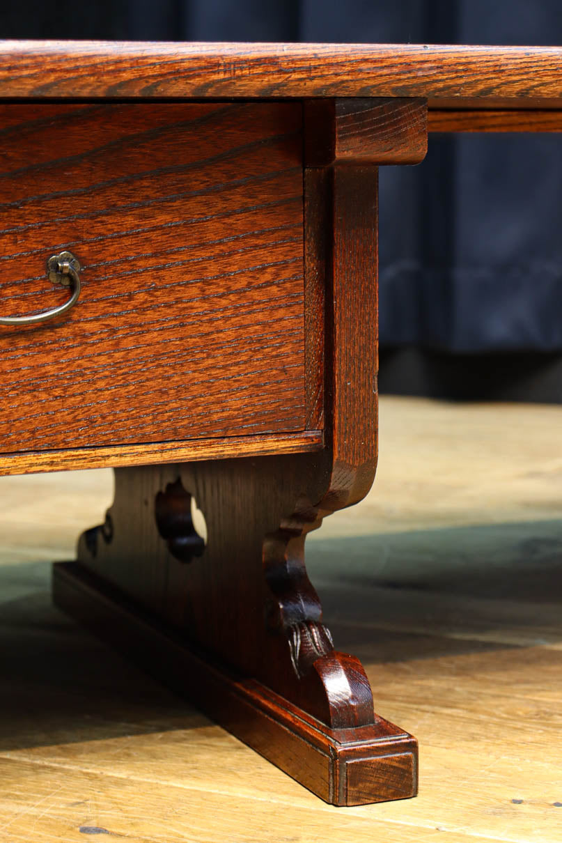 優美なけやき一枚板と印象的な脚作りで気品ある文机　BB3146