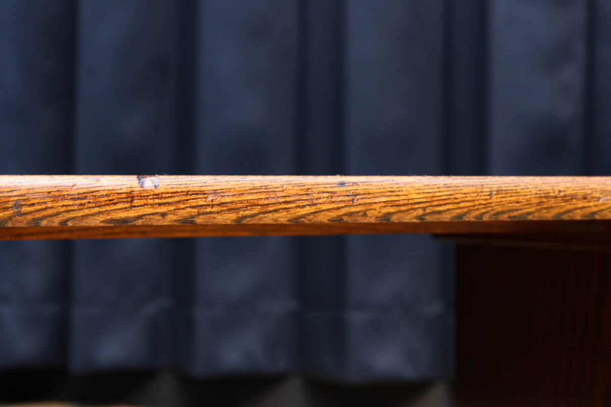 優美なけやき一枚板と印象的な脚作りで気品ある文机　BB3146