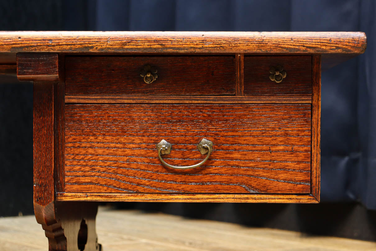 優美なけやき一枚板と印象的な脚作りで気品ある文机　BB3146