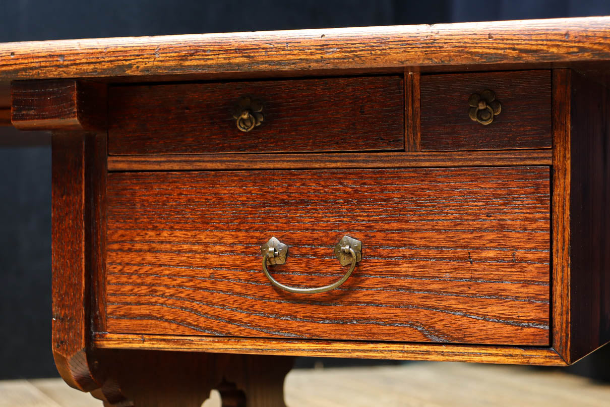 優美なけやき一枚板と印象的な脚作りで気品ある文机　BB3146