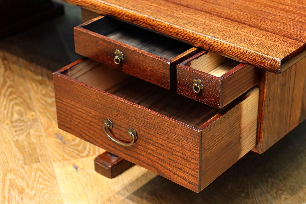 優美なけやき一枚板と印象的な脚作りで気品ある文机　BB3146