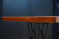 SINGER社のミシン台を活かしたレトロ感のあるテーブル　BB3147