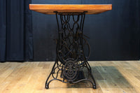 SINGER社のミシン台を活かしたレトロ感のあるテーブル　BB3147