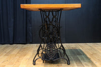 SINGER社のミシン台を活かしたレトロ感のあるテーブル　BB3147