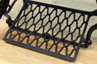 SINGER社のミシン台を活かしたレトロ感のあるテーブル　BB3147