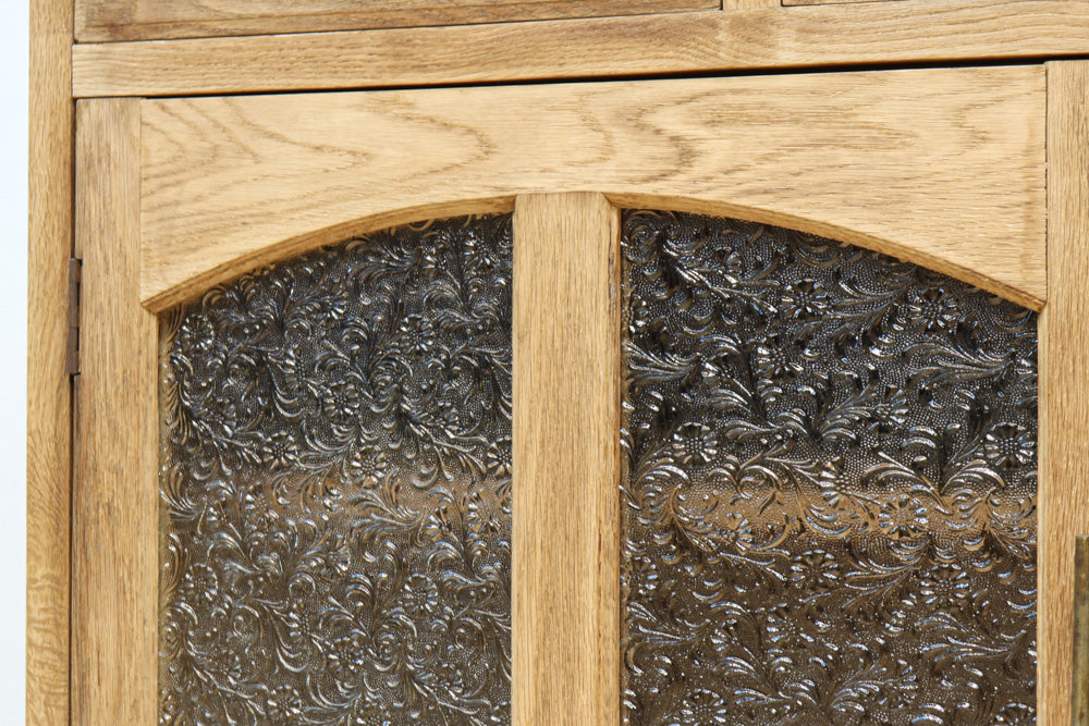 花模様のプレスガラスが可愛らしい木地色のガラスケース　BB3149