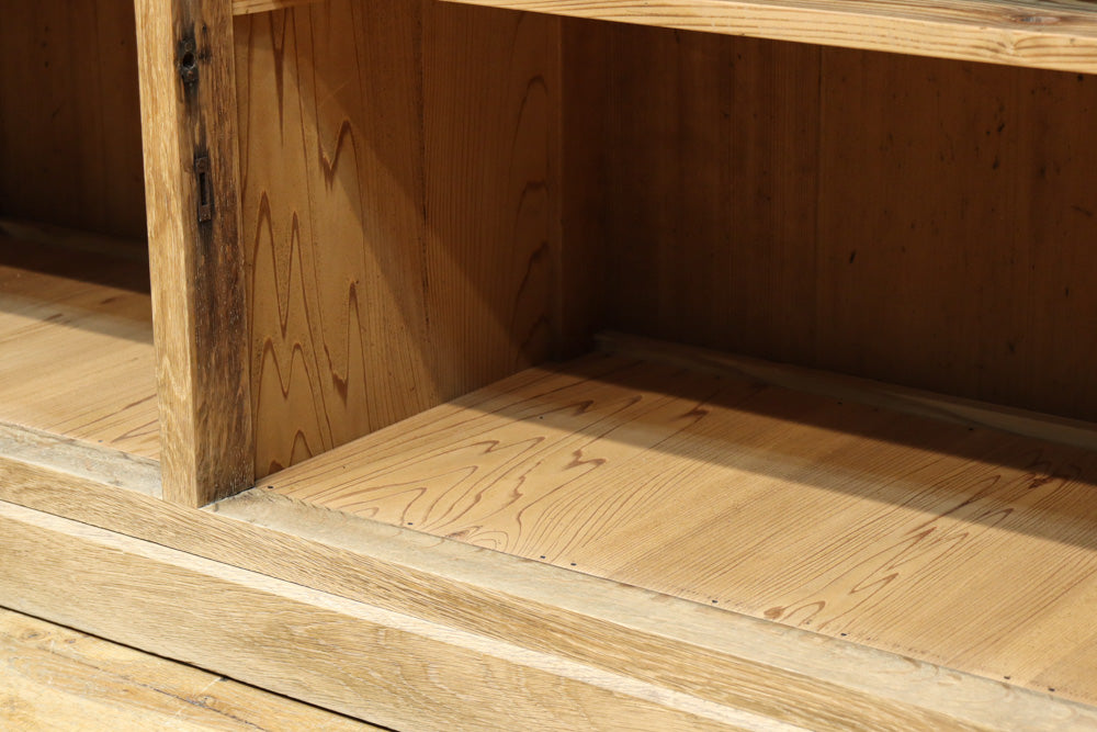 花模様のプレスガラスが可愛らしい木地色のガラスケース　BB3149