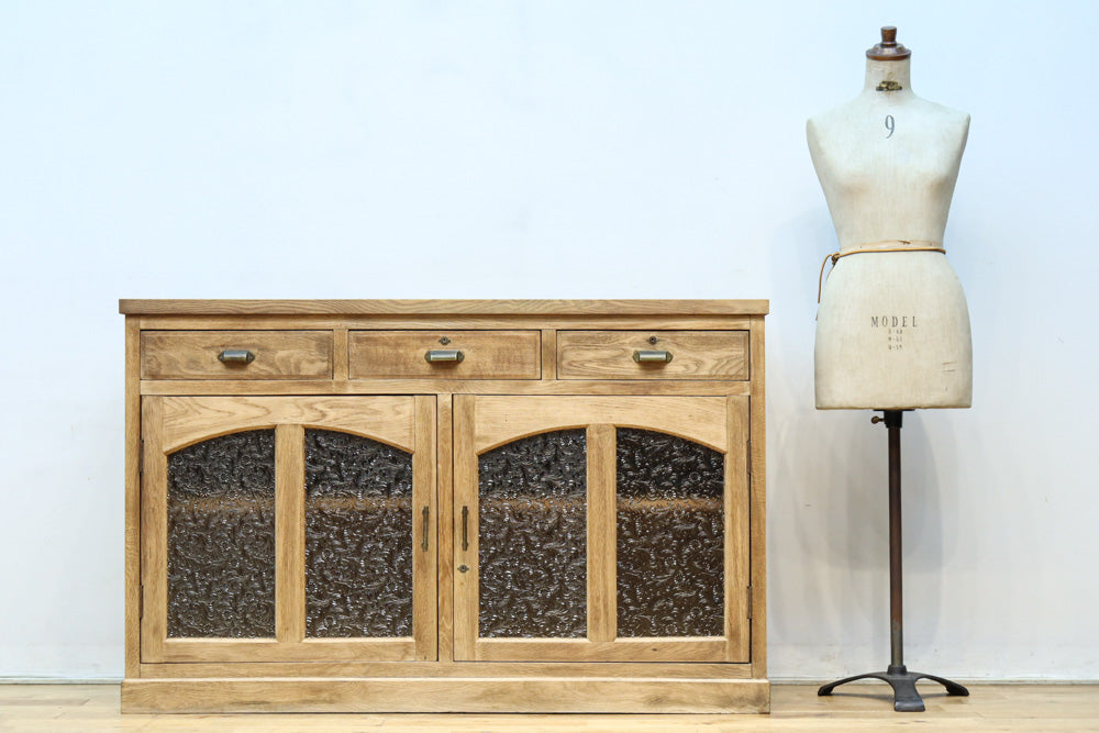 花模様のプレスガラスが可愛らしい木地色のガラスケース　BB3149